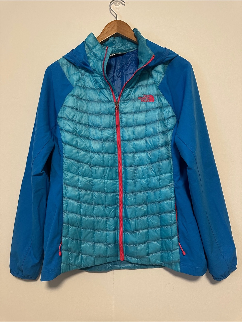 The North Face Women’s Hybrid Aqua Thermoball Quilted & Royal Blue Hooded Jacket